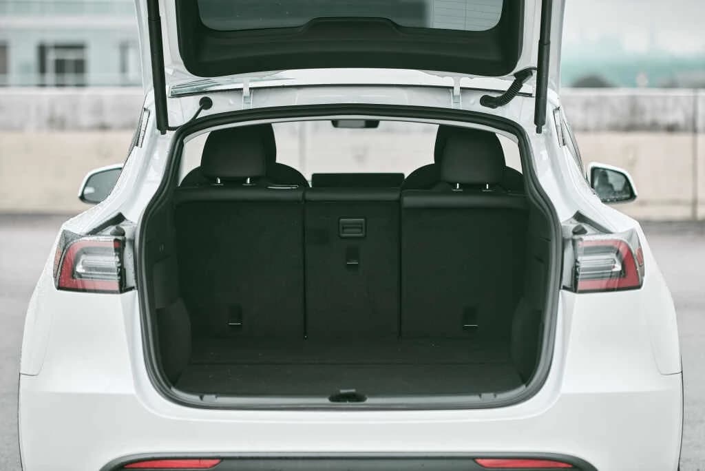 Tesla Model Y   2025 görsel 3