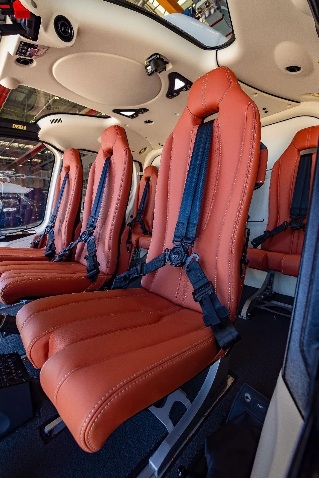 Airbus H130 yolcu koltukları