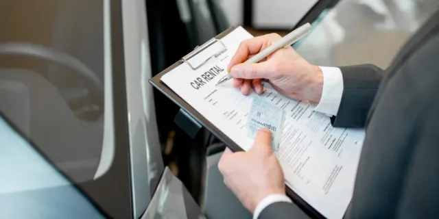 Blog post: Istanbul Car Rental Guide: Traffic and Parking Tips