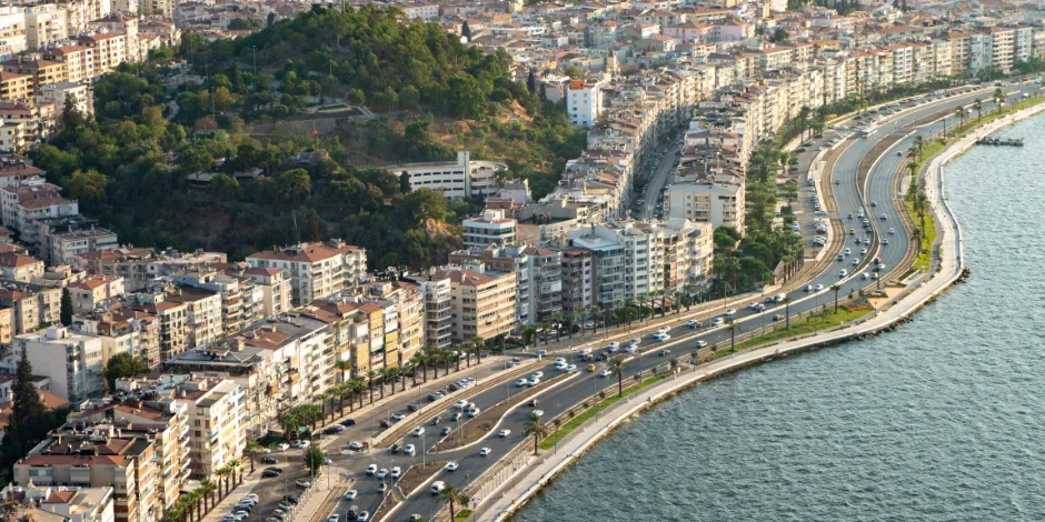 Kapak görseli: İzmir'de Gezilecek En Özel 10 Yer: Kordon'dan Efes'e