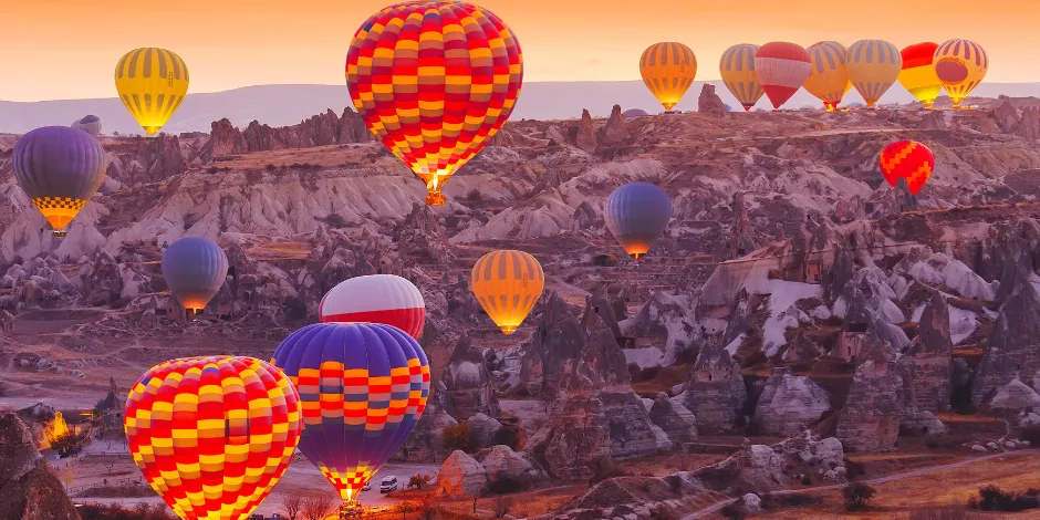 Blog yazısı: Kapadokya Gezi Rehberi: Balonlar, Vadiler ve Yeraltı Şehirleri