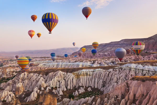 Kapadokya Sıcak Hava Balonları ve Gün Doğumu Manzarası