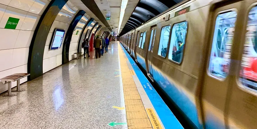 İstanbul Sabiha Gökçen Metro Hattı ve İstanbulkart Turnikeleri