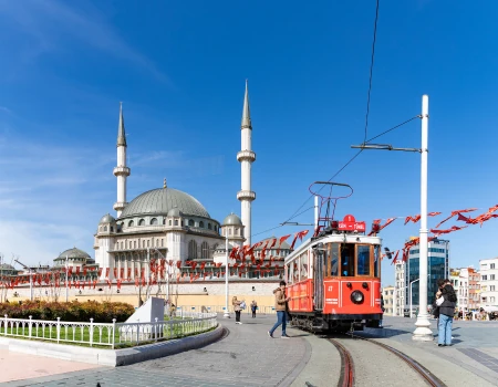 İstanbul Taksim Meydanı ve İstiklal Caddesi Ulaşım