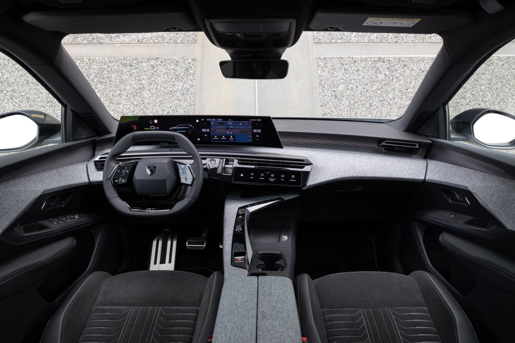 Peugeot 5008 iç mekan görseli