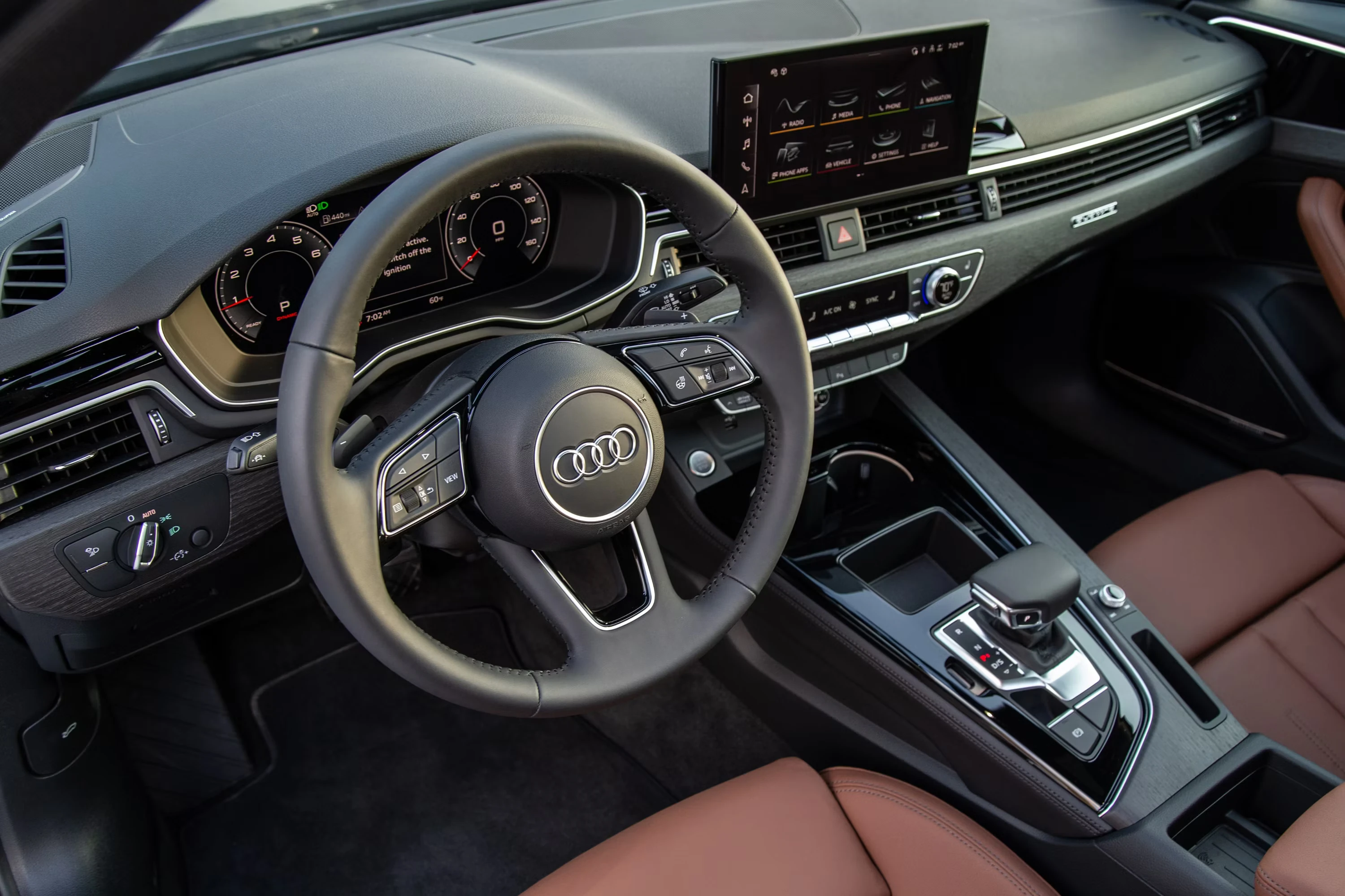 Audi A4 iç mekan görseli