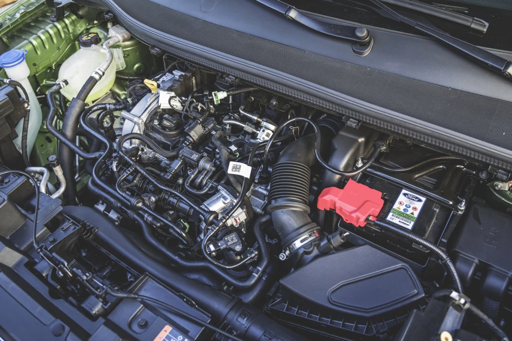 Ford Tourneo motor görseli