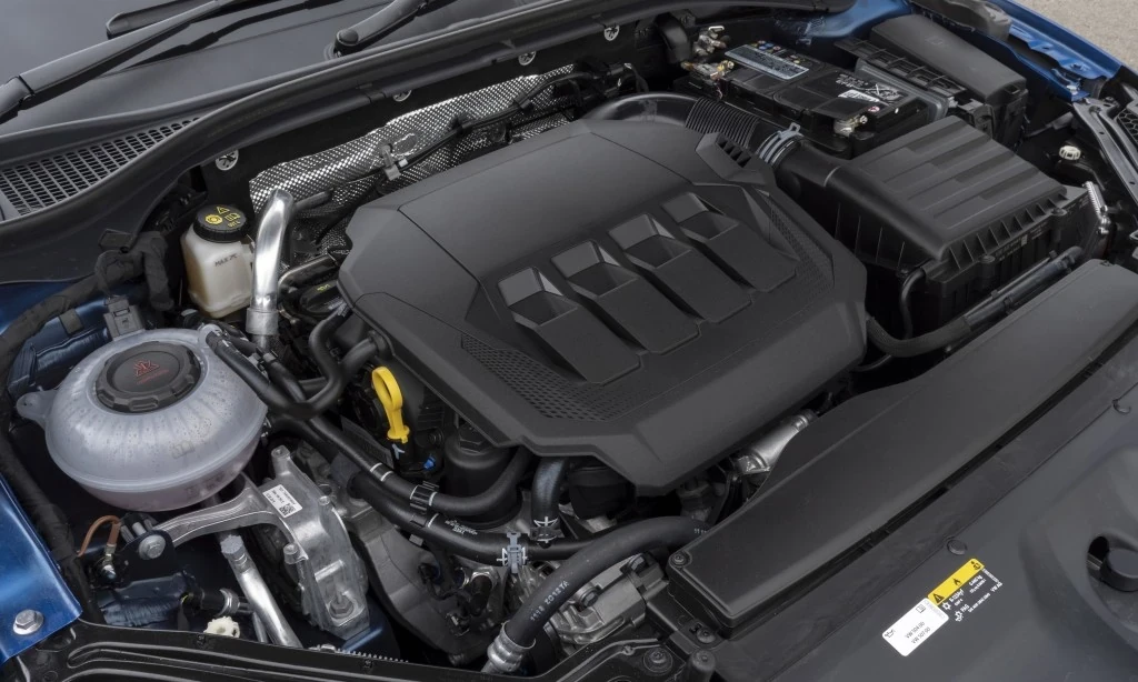Skoda Superb motor görseli