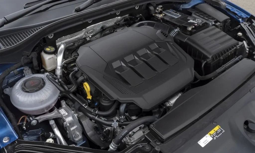 Skoda Superb motor görseli